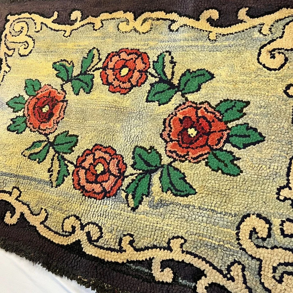 Vintage Hand Hooked Floral Rug | 40